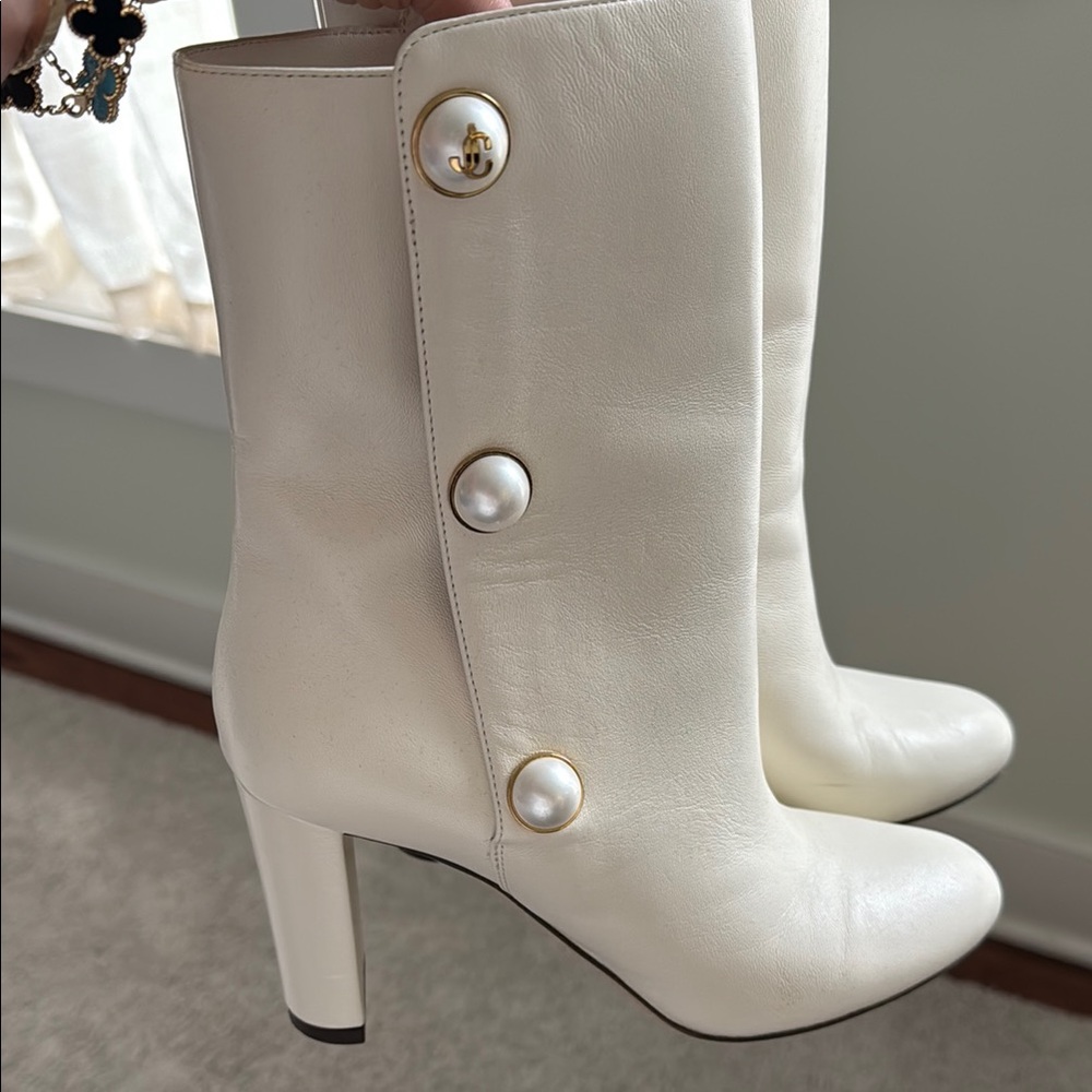 Jimmy Choo White Heeled Boots with Pointed Toe